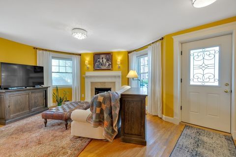 8 Colbourne Crescent 1 Brookline MA 02445