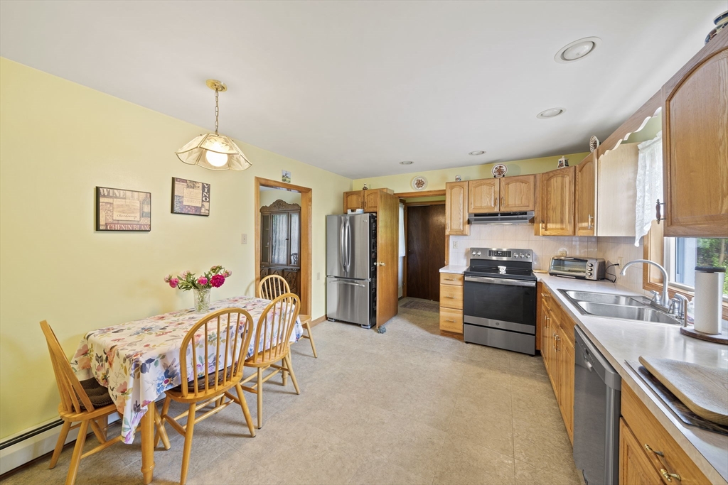 25 Fairmount Ave, Braintree, MA Photo #4