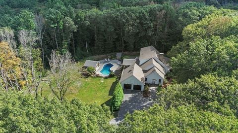 31 Douglas Road Sutton MA 01590