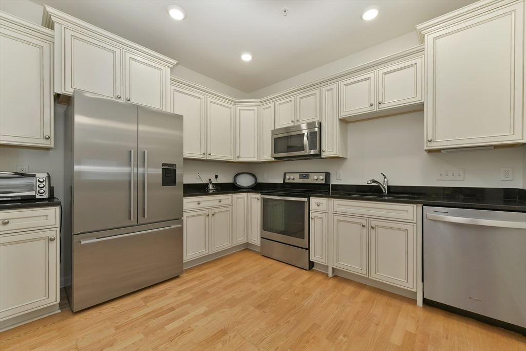 57 Augustus Ct 1013