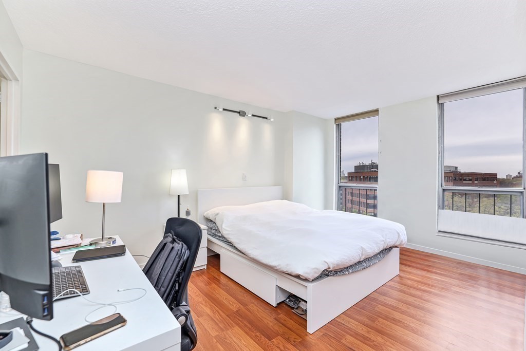 44 Washington St 801