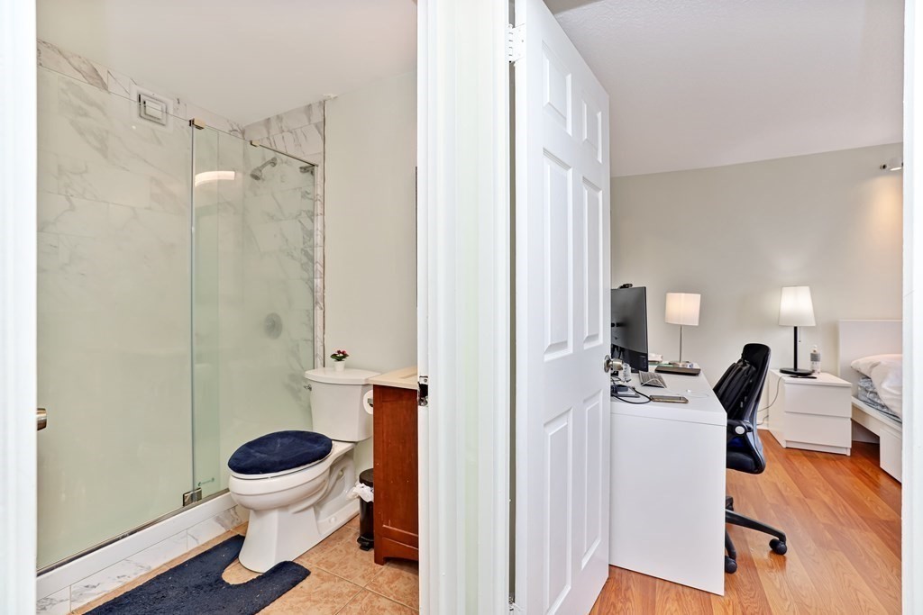 44 Washington St 801