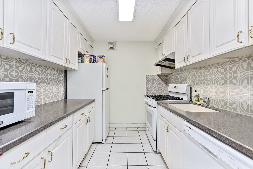 44 Washington St 801