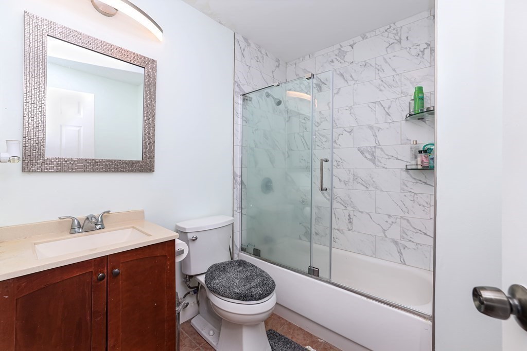 44 Washington St 801