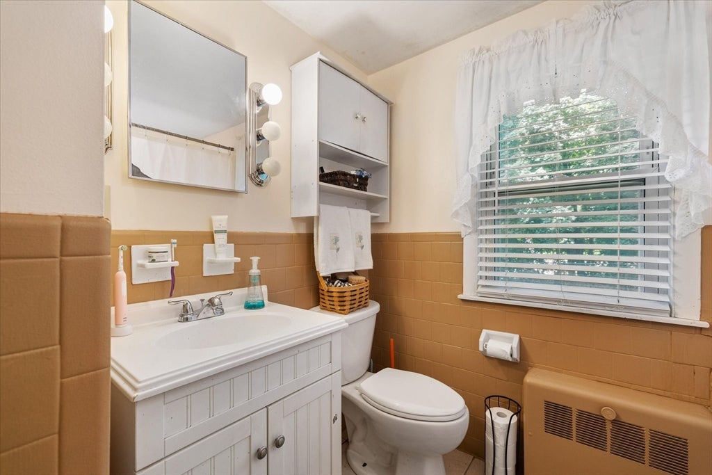 1 Melba Ave, Auburn, MA, 1 Melba Ave, Auburn, MA Photo #12
