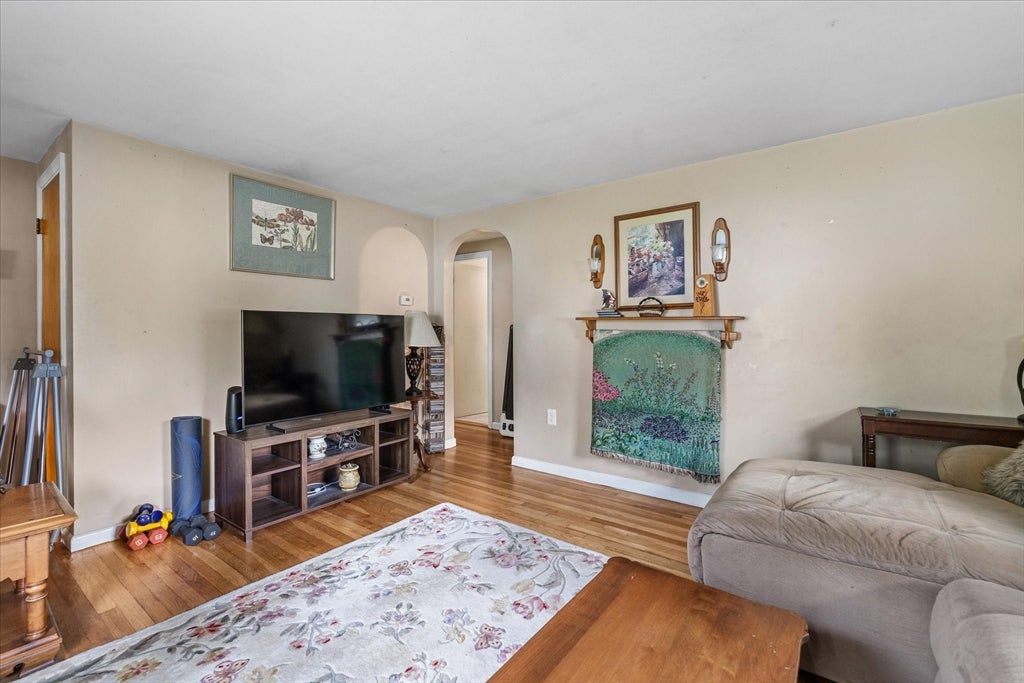 1 Melba Ave, Auburn, MA, 1 Melba Ave, Auburn, MA Photo #8