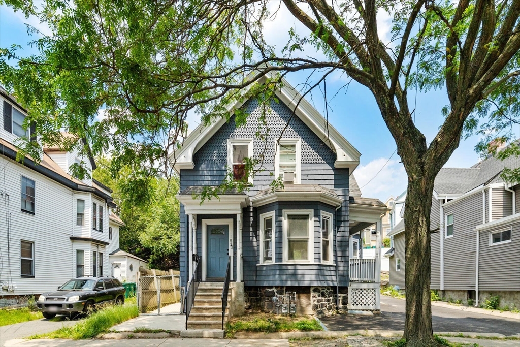 105 Lawton Ave