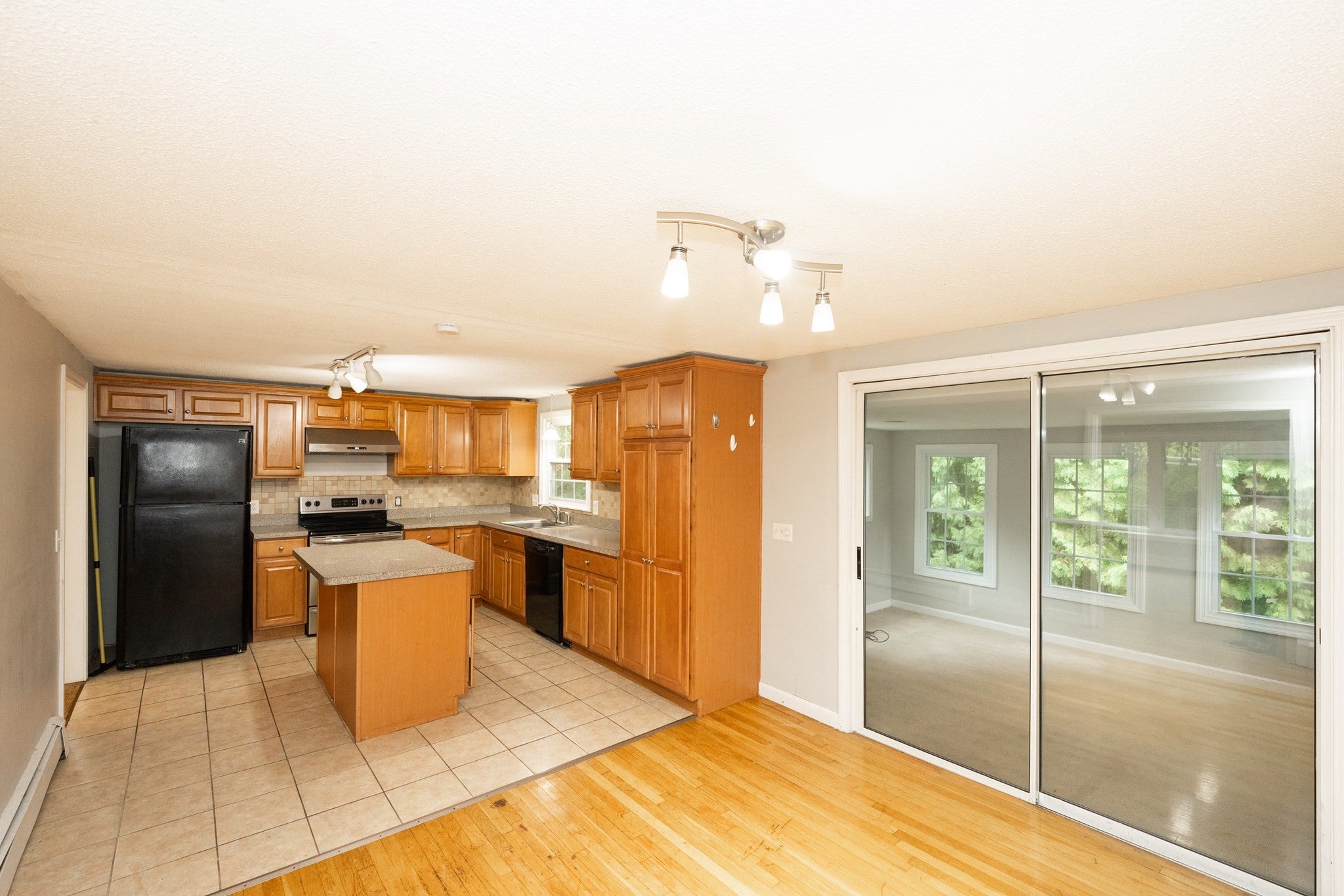 30 Overlook Dr, Westborough, MA, 30 Overlook Dr, Westborough, MA Photo #15