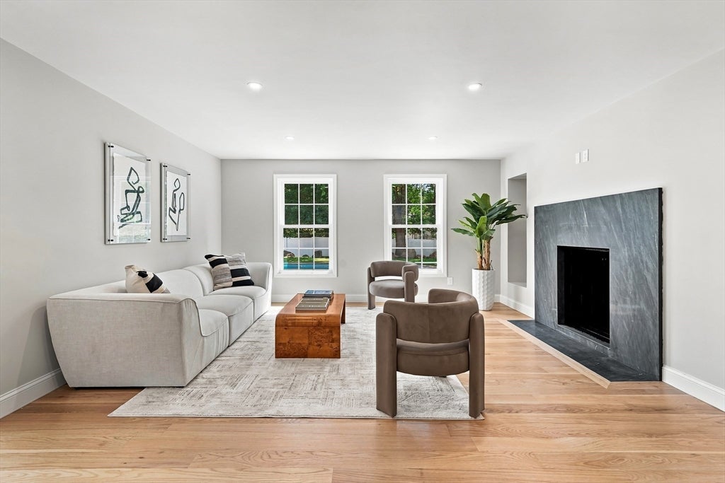 7 Viking Rd, Winchester, MA Photo #13
