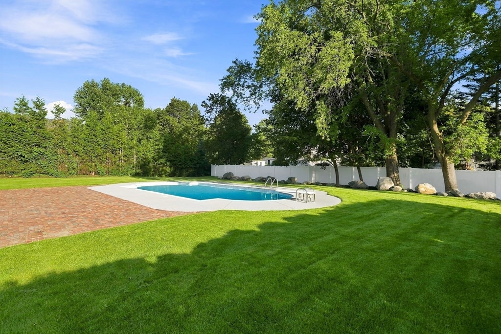 7 Viking Rd, Winchester, MA Photo #28