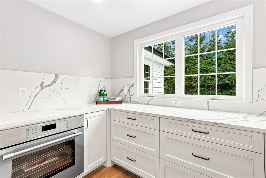7 Viking Rd, Winchester, MA Photo #10
