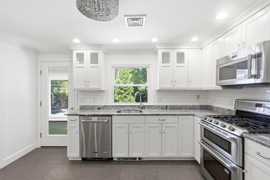 110 Thornberry Road, Winchester, MA, 110 Thornberry Road, Winchester, MA Photo #9