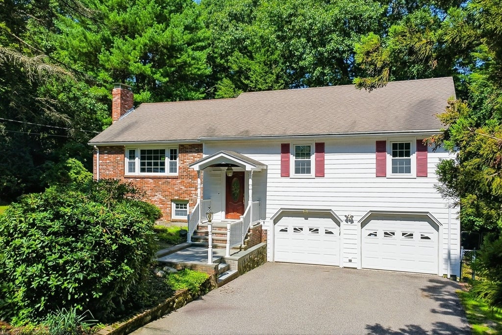 Photo of 110 Thornberry Road, Winchester, MA