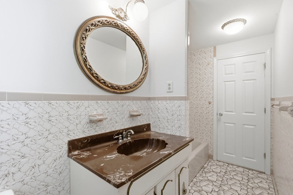 110 Thornberry Road, Winchester, MA, 110 Thornberry Road, Winchester, MA Photo #15