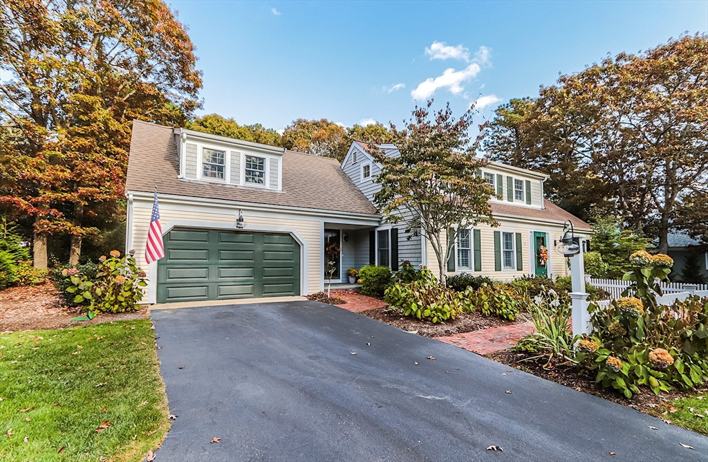 64 Cotuit Bay Dr