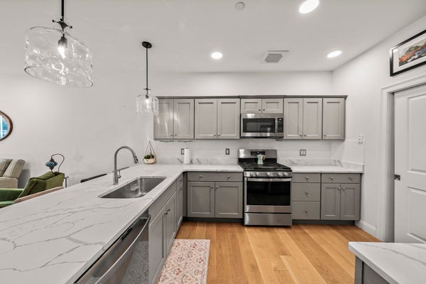 200 REVERE ST APT 4105, CANTON, MA 02021 - Image b4d8d2df1dfbe9768e7b697d289ab0cb/148777235