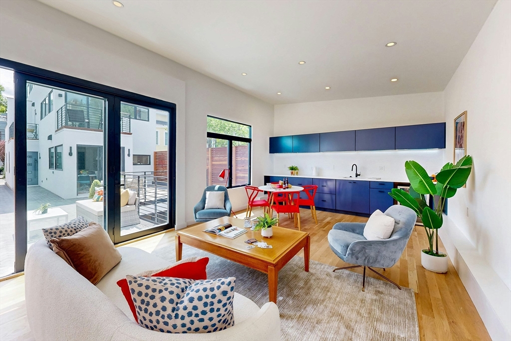 131 Charles Street 131