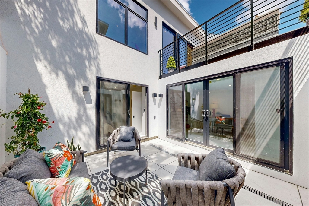 131 Charles Street 131