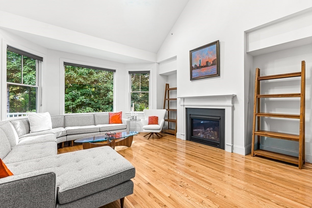 14 Woodmere Dr 14