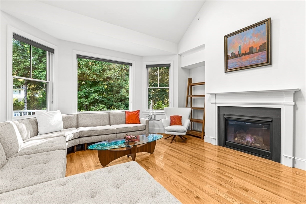 14 Woodmere Dr 14