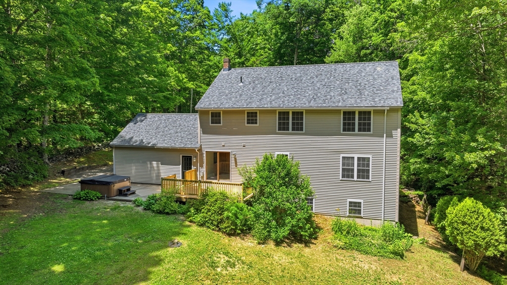 60 Bartlett Lane