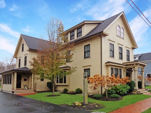 12 Oak St Newburyport MA 01950