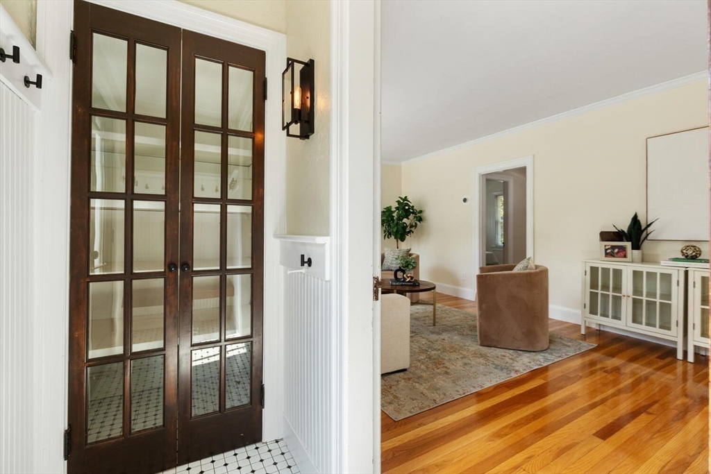 76 Woodland Rd