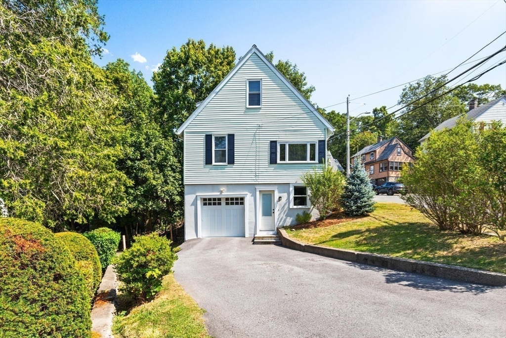 76 Woodland Rd