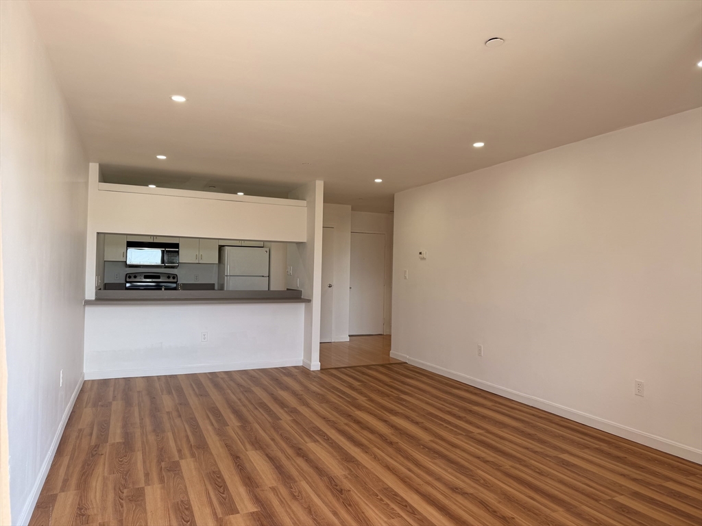 100 W Squantum St 516