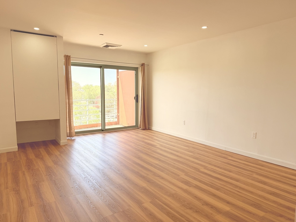 100 W Squantum St 516