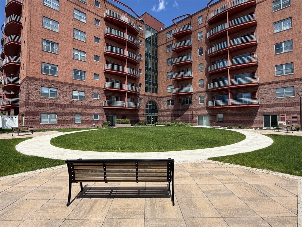 100 W Squantum St 516