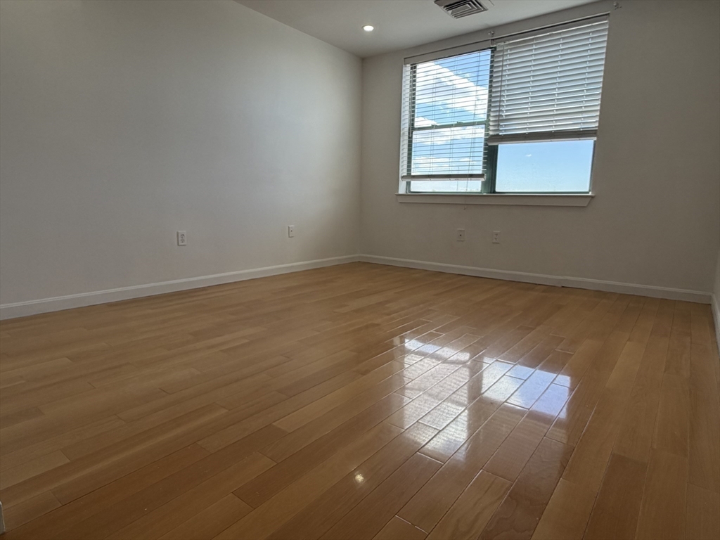 100 W Squantum St #516, Quincy, MA Photo #10