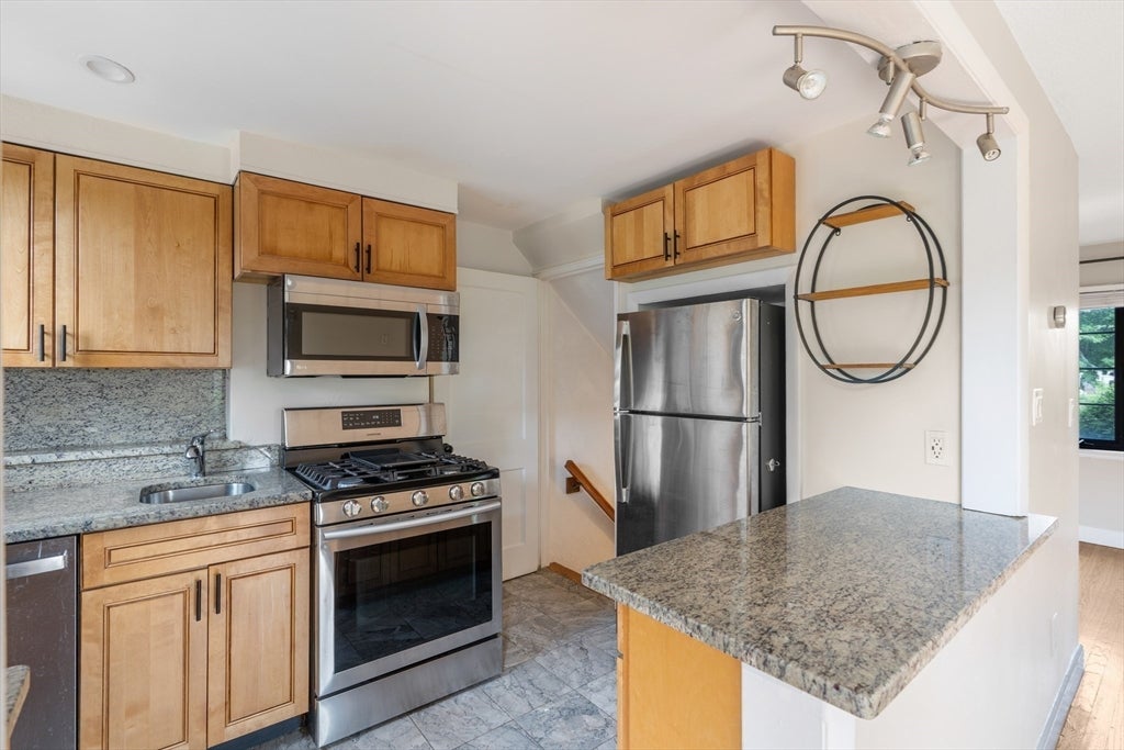 956 Belmont #956, Watertown, DC Photo #8