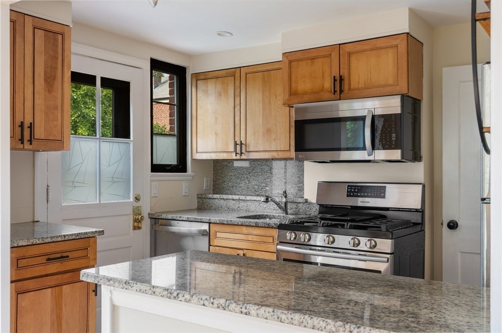 956 Belmont #956, Watertown, DC Photo #2