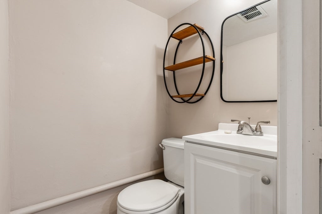 956 Belmont #956, Watertown, DC Photo #12