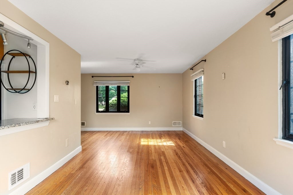 956 Belmont #956, Watertown, DC Photo #19