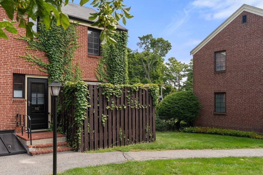 956 Belmont #956, Watertown, DC Photo #13