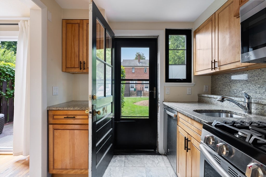 956 Belmont #956, Watertown, DC Photo #23