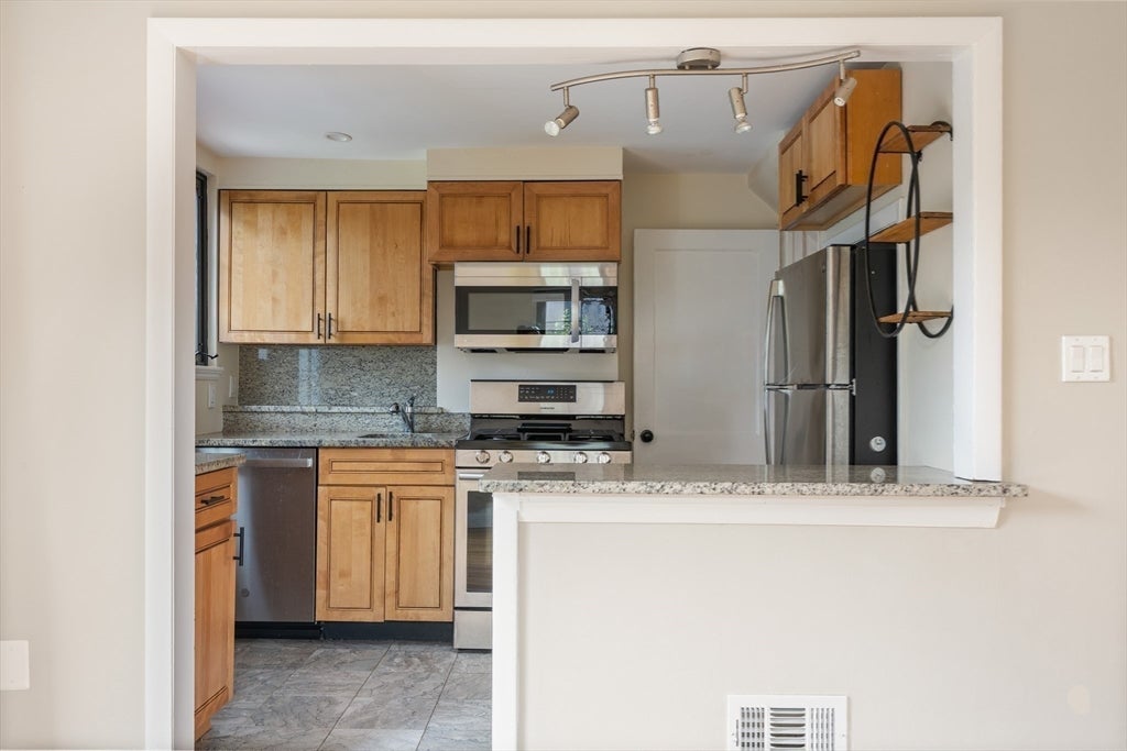 956 Belmont #956, Watertown, DC Photo #20