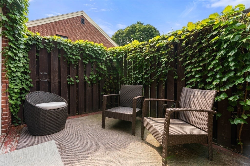 956 Belmont #956, Watertown, DC Photo #5