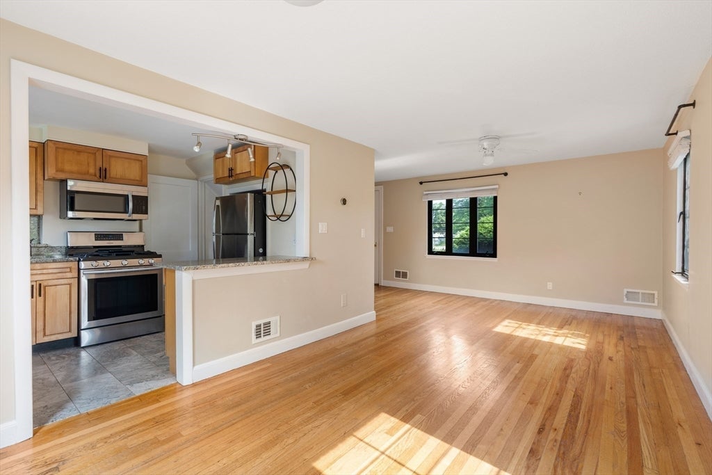 956 Belmont #956, Watertown, DC Photo #3