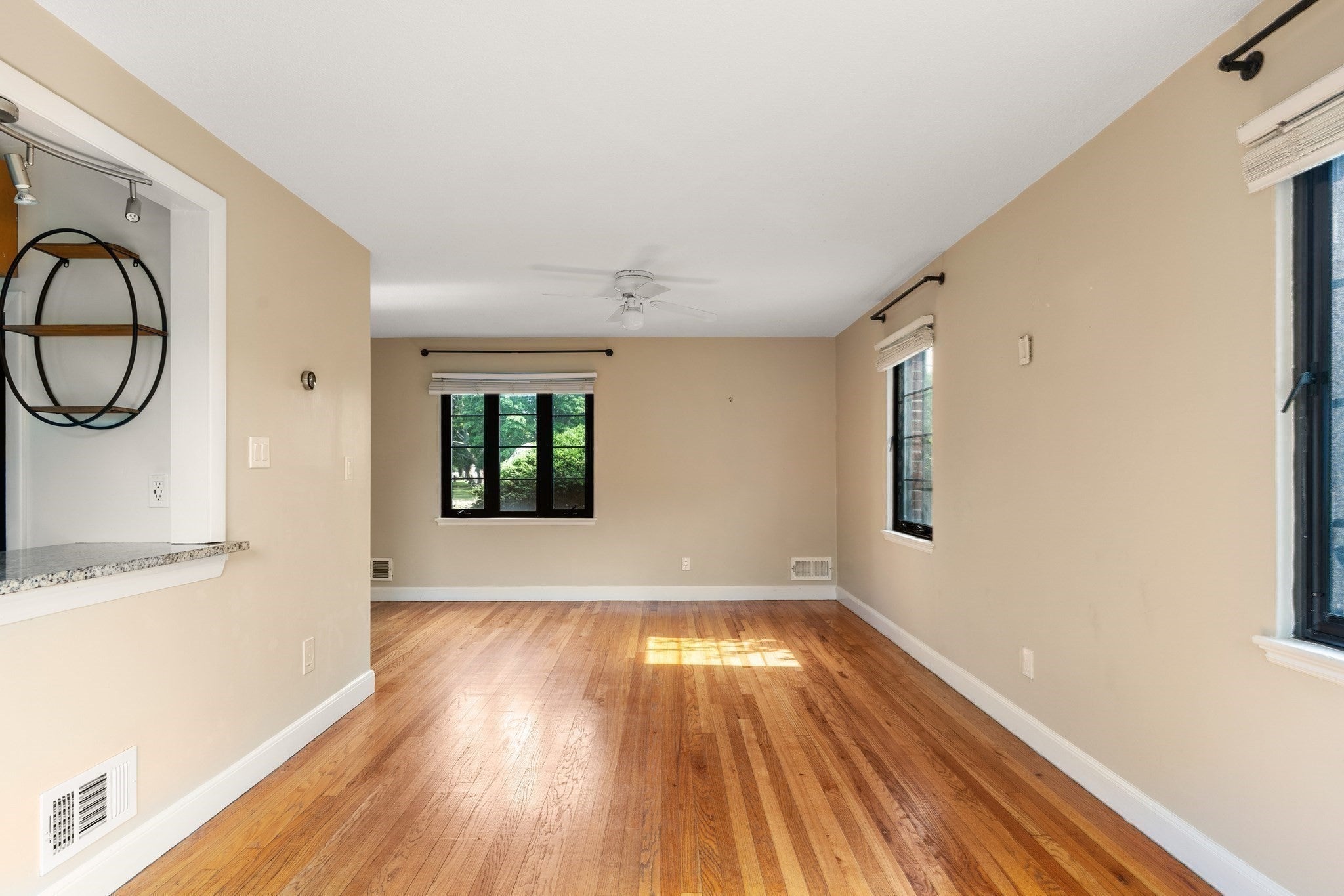 956 Belmont #956, Watertown, DC Photo #19