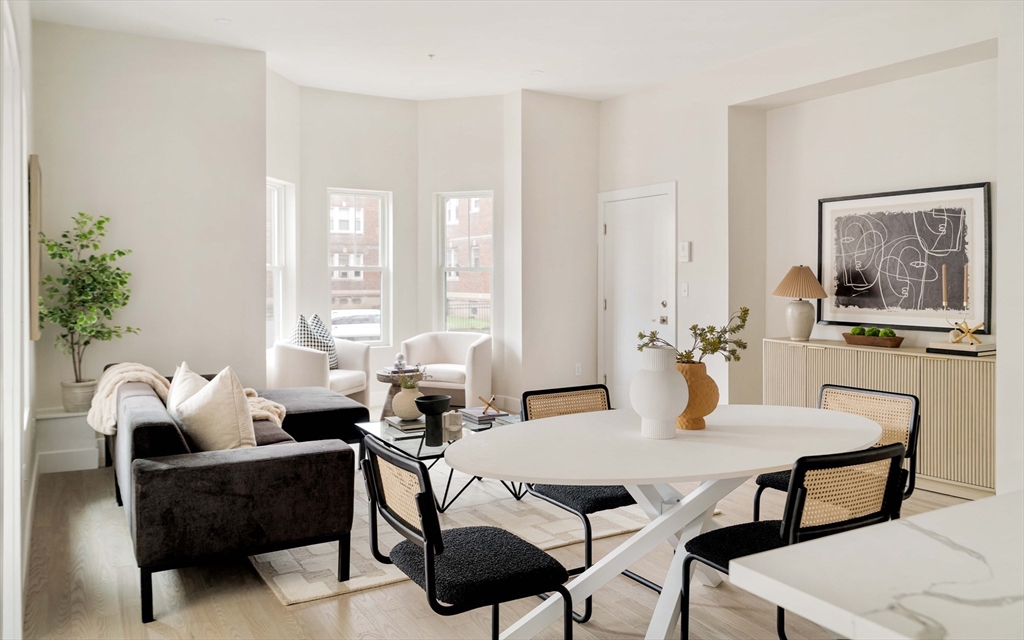 Boston, Massachusetts 02119, United States, 2 Bedrooms Bedrooms, ,1 BathroomBathrooms,Residential,Pending,105800