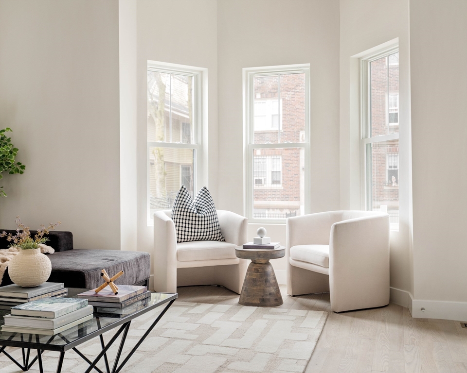 Boston, Massachusetts 02119, United States, 2 Bedrooms Bedrooms, ,1 BathroomBathrooms,Residential,Pending,105800