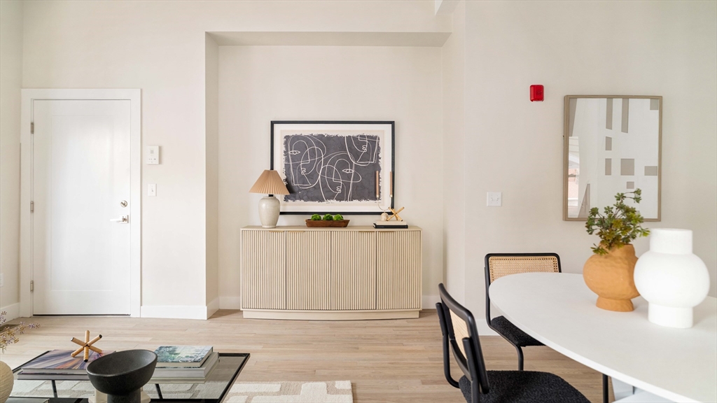 Boston, Massachusetts 02119, United States, 2 Bedrooms Bedrooms, ,1 BathroomBathrooms,Residential,Pending,105800