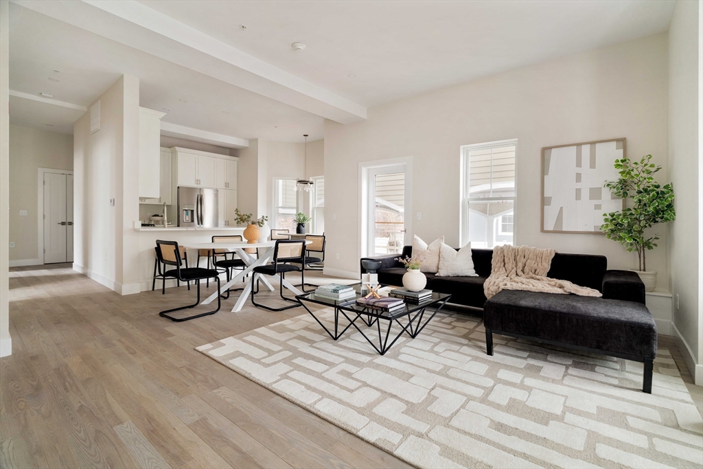 Boston, Massachusetts 02119, United States, 2 Bedrooms Bedrooms, ,1 BathroomBathrooms,Residential,Pending,105800