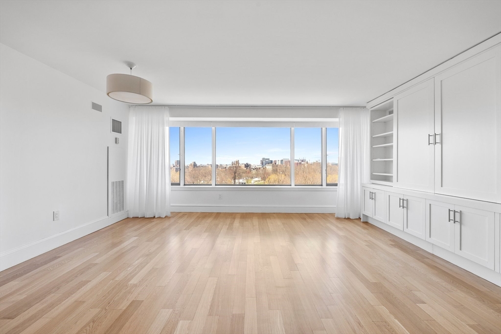 165 Tremont St 902