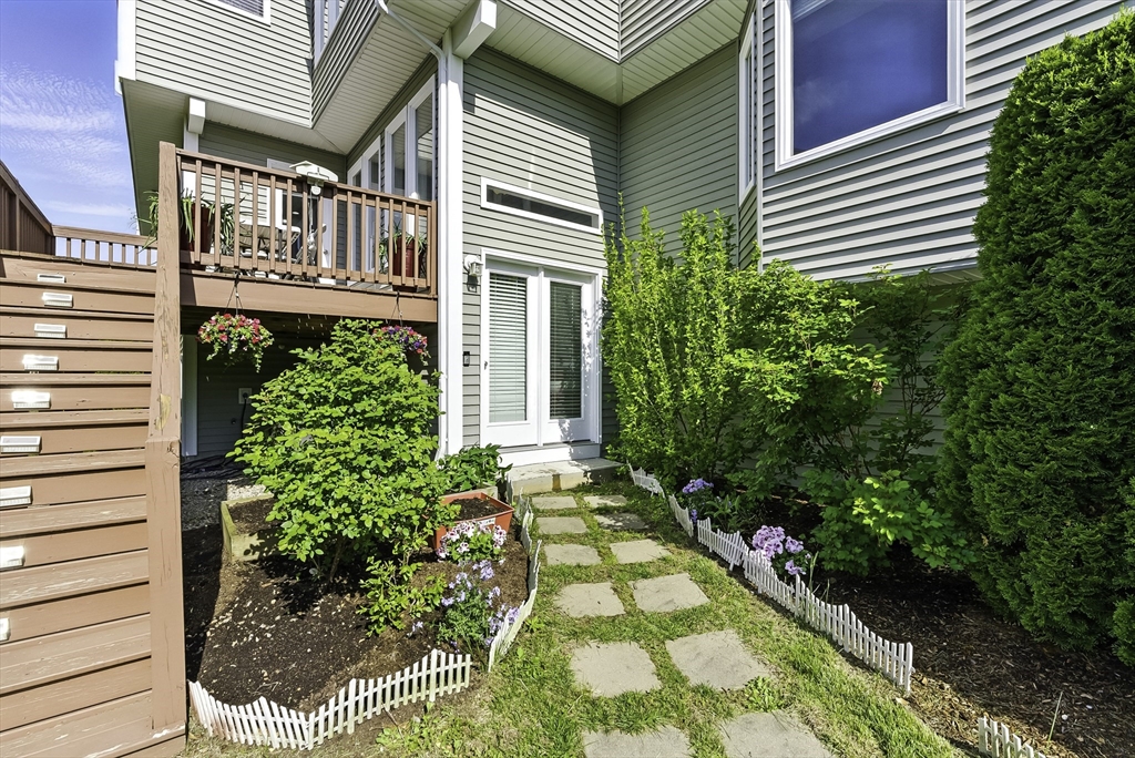 15 Queen Isabella Way 15
