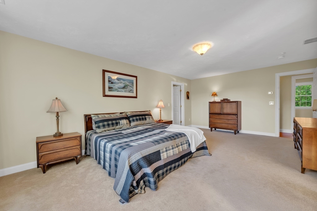 10 Turner Ln, Sturbridge, MA Photo #24