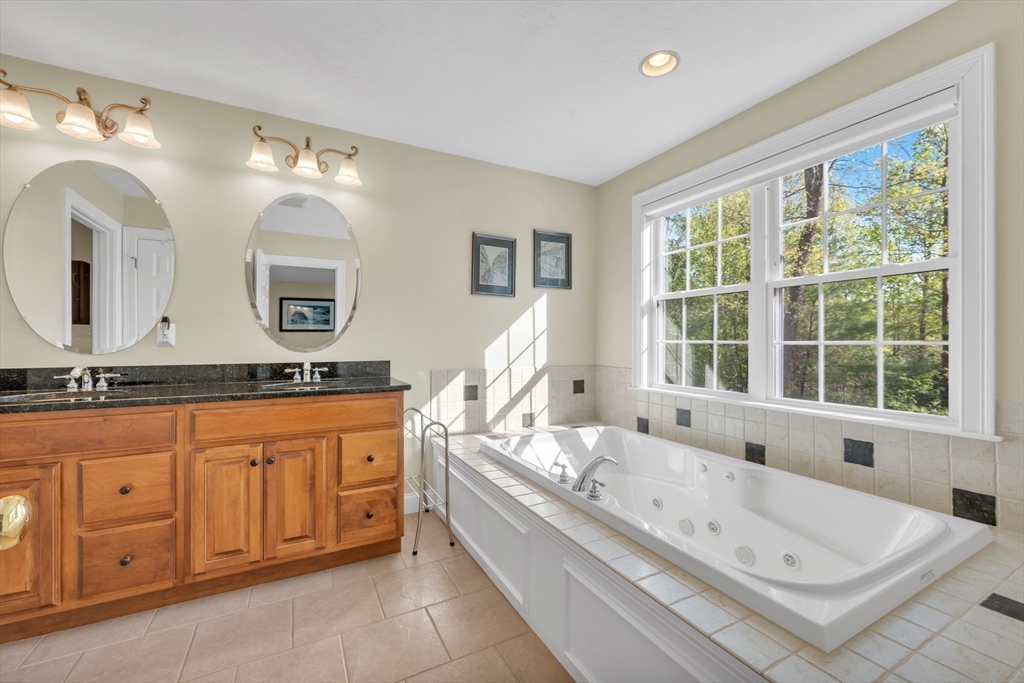 10 Turner Ln, Sturbridge, MA Photo #27